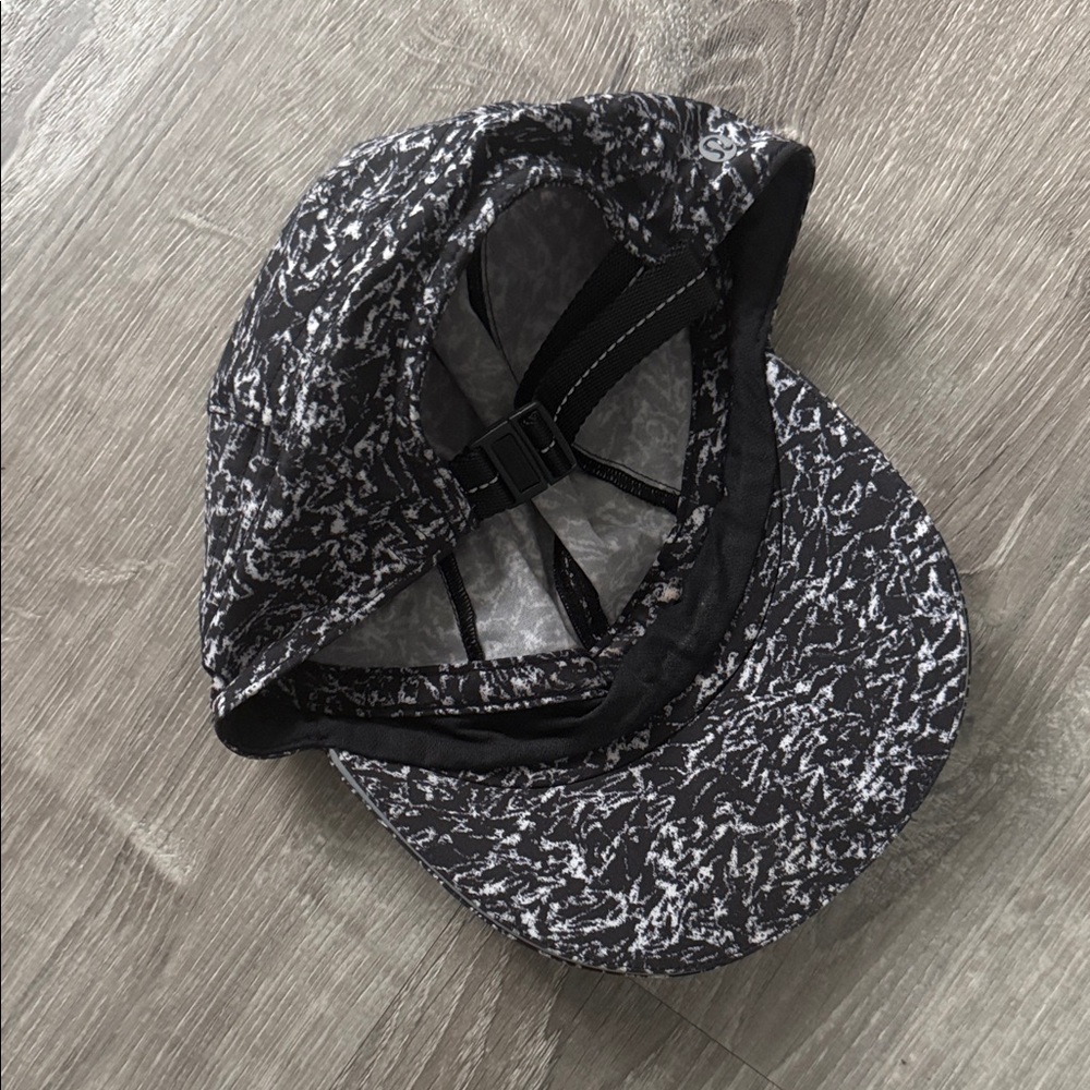 Lulu-B Monochrome Patterned Running Hat